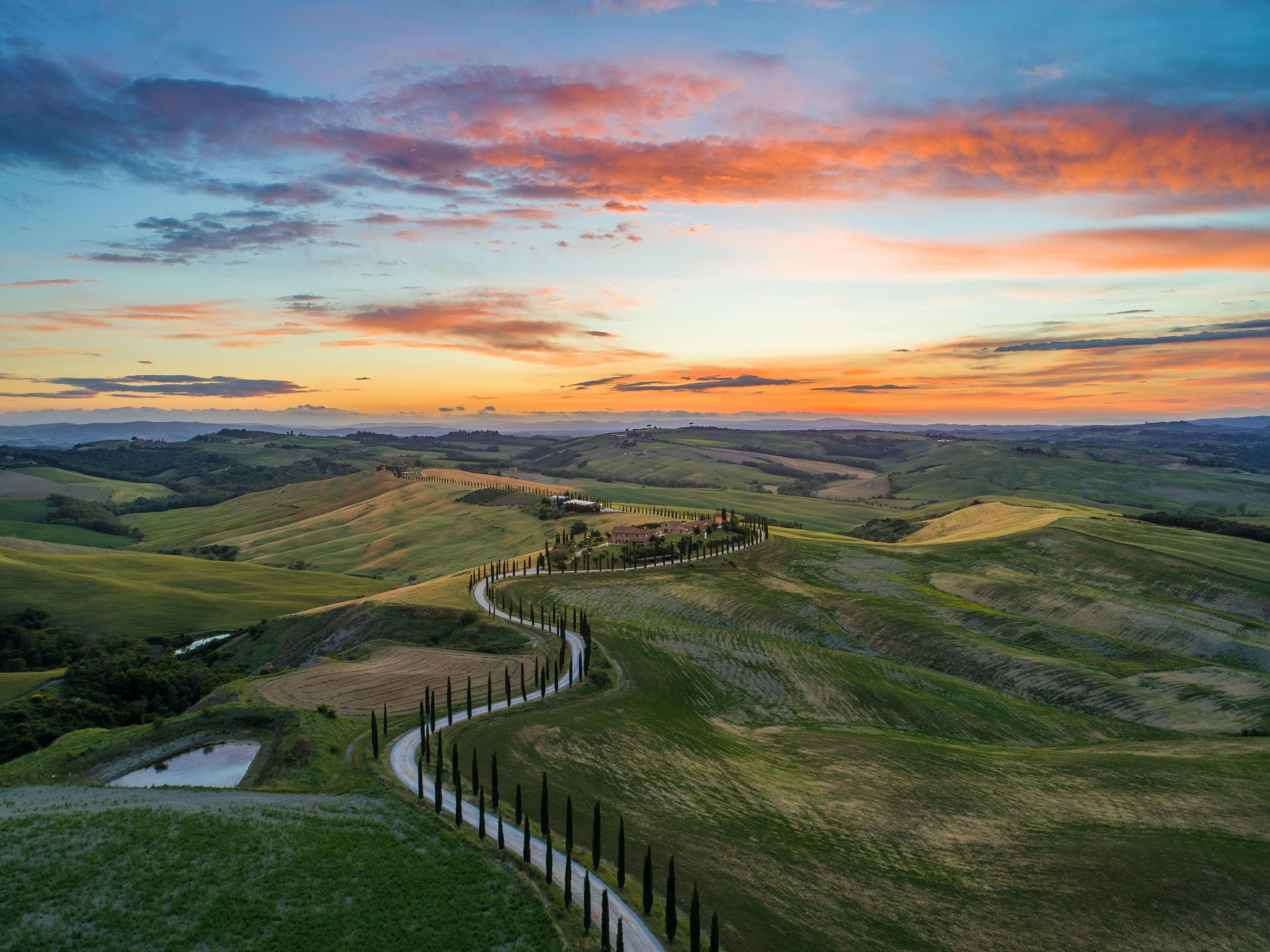 Buon Viaggio! Take a Self-Drive Holiday in Italy - background banner