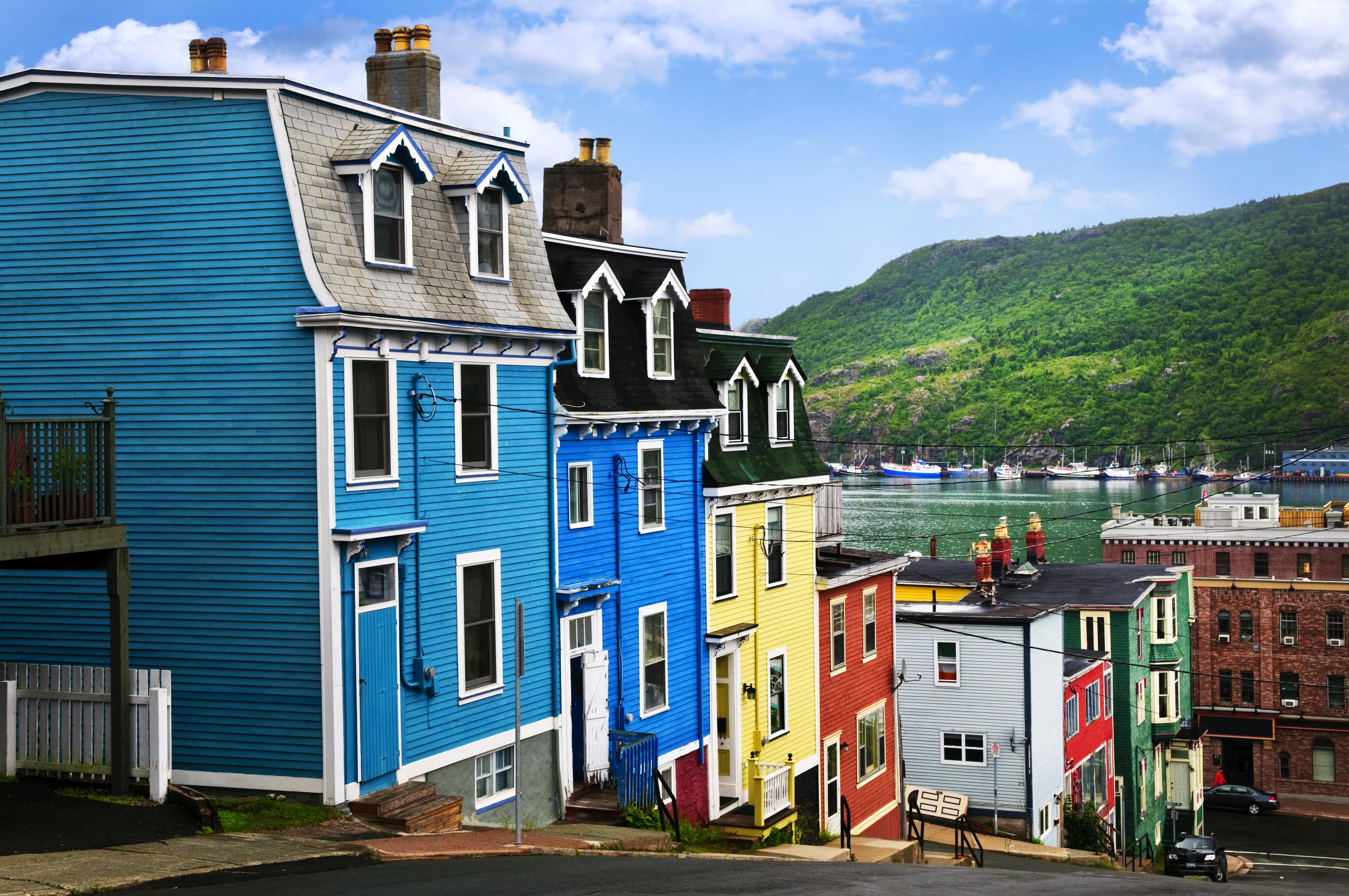 A hosted small ship experience: Circumnavigating Newfoundland with Adventure Canada - October 1 to 12, 2023 - background banner