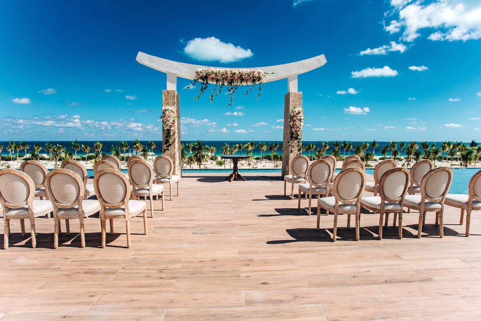 Get Married with Majestic Resorts – for Free! - background banner